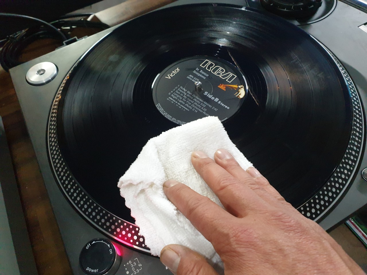 J 2dcUd018svc103j1eovvhbnz dupzui.jpg