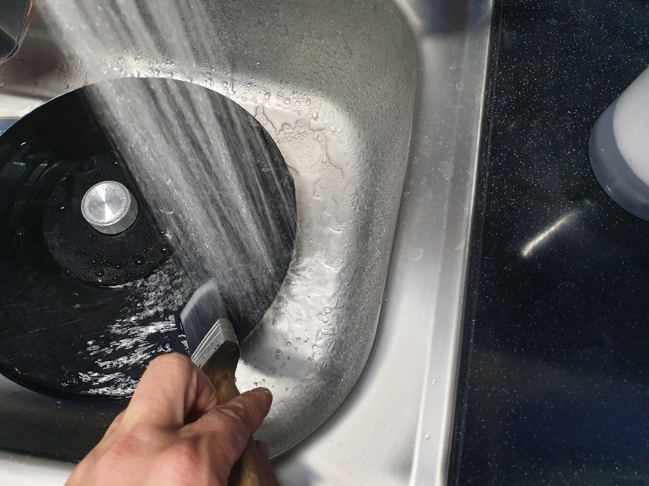 J 7dcUd018svc1twz6g2gf3hq8 dupzui.jpg