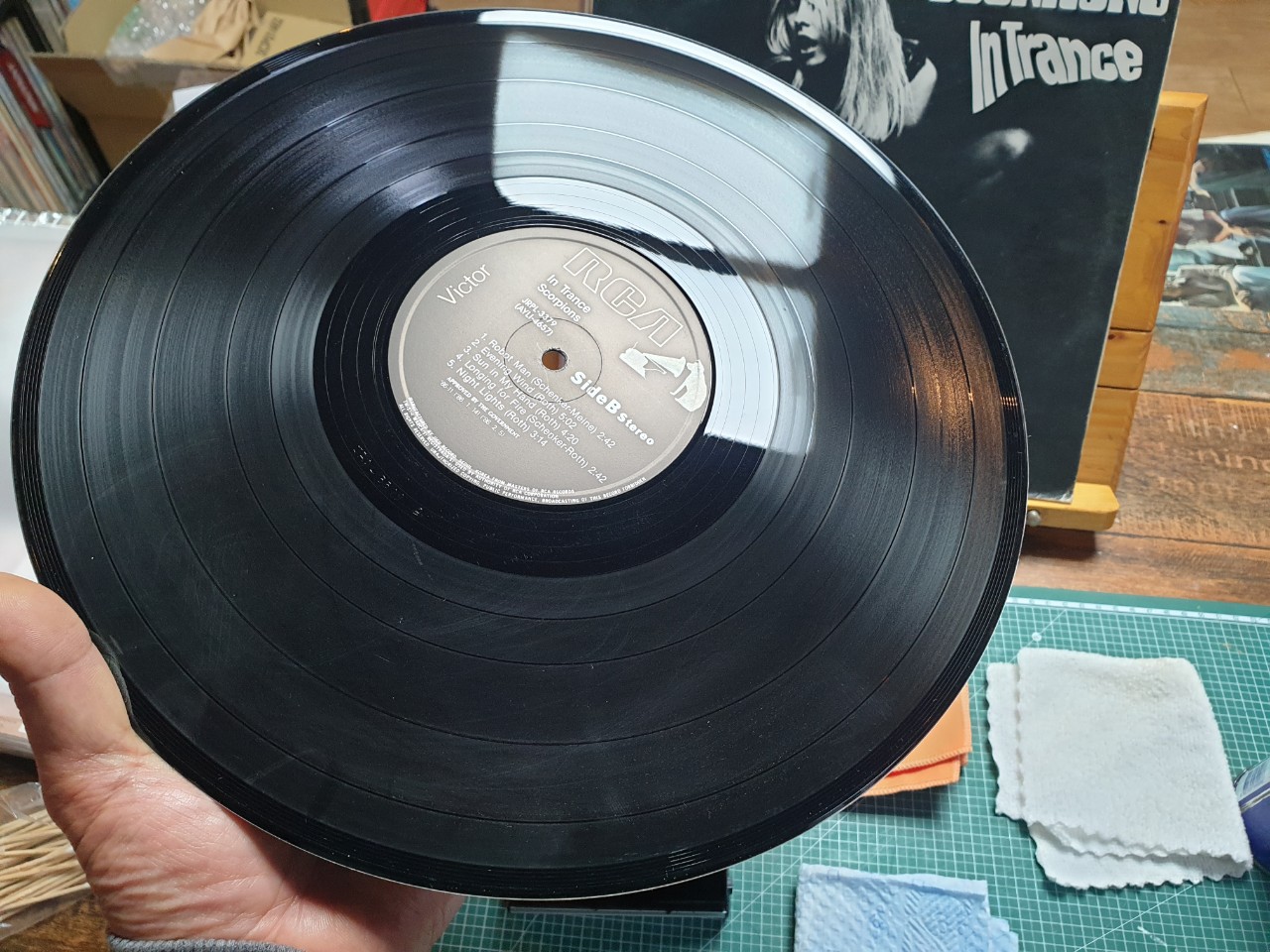 J 4dcUd018svcznuqwmv4hmzm dupzui.jpg